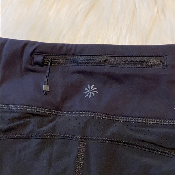NWT Athleta Run With It 3.5" Short Black Small - Picture 10 of 16
